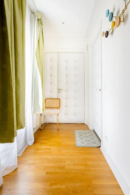 Premium 2 Minutes Walk From Champs-elysees Apartment